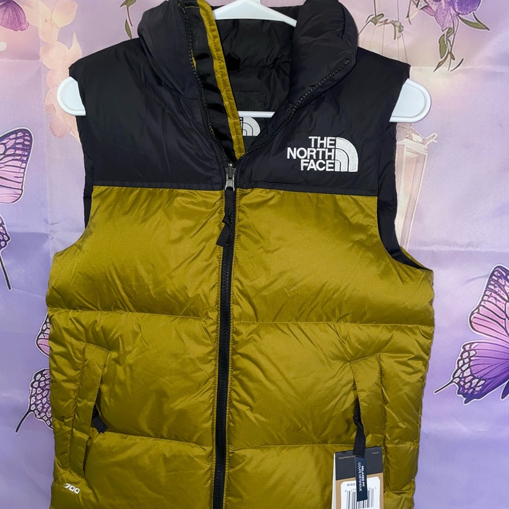 The North Face Moss Green and Black Retro Nuptse Vest Tag